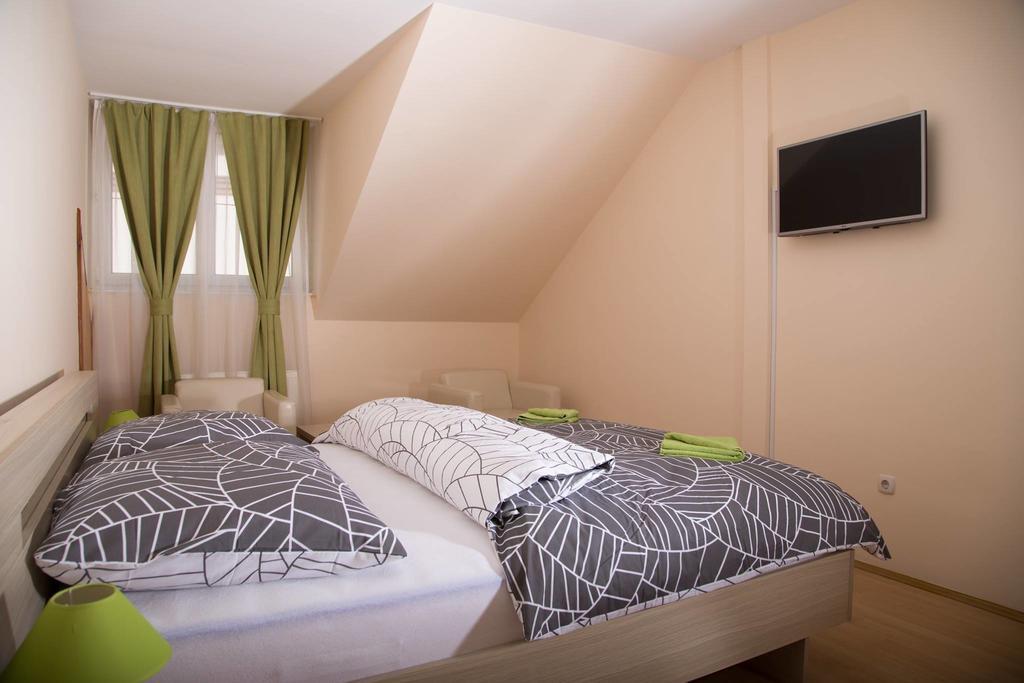 Bartok Ter Panzio Bed & Breakfast Eger Luaran gambar