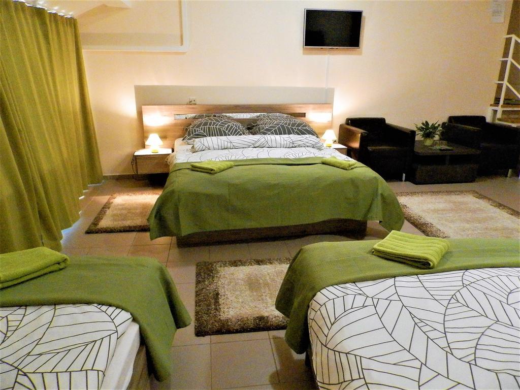 Bartok Ter Panzio Bed & Breakfast Eger Luaran gambar